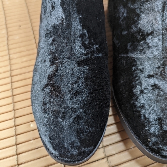TOMS Black ELLA CHELSEA Crushed VELVET Slip-On ANKLE BOOTS Women sz 6.5M new wit - Picture 8 of 11